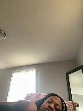 richierichelle online show from May 7, 2026, 1:14 pm