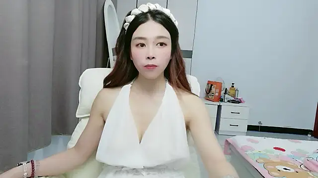 xiaoxiaohong030 online show from July 18, 2026, 3:09 pm