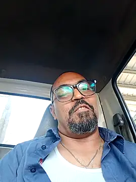 Snapshot of hitachixxx chatting on June 4, 2026, 3:06 pm hitachixxx online show from June 4, 2026, 3:06 pm