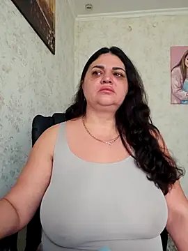 Snapshot of -CUTE-EVVIL- chatting on May 10, 2026, 6:28 am -CUTE-EVVIL- online show from May 10, 2026, 6:28 am