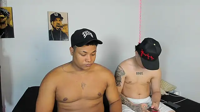 Snapshot of just2latins chatting on May 6, 2026, 2:15 am just2latins online show from May 6, 2026, 2:15 am