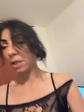 Yasmiinee online show from April 26, 2026, 7:33 pm