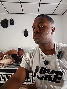 Snapshot of Hector-black chatting on May 6, 2026, 3:43 am Hector-black online show from May 6, 2026, 3:43 am