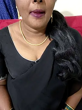 Snapshot of Sunitha-tamilponu chatting on June 2, 2026, 7:52 am Sunitha-tamilponu online show from June 2, 2026, 7:52 am