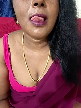 Snapshot of Sunitha-tamilponu chatting on June 12, 2026, 3:21 pm Sunitha-tamilponu online show from June 12, 2026, 3:21 pm
