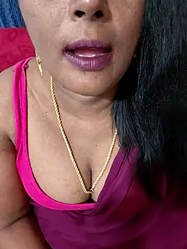 Snapshot of Sunitha-tamilponu chatting on June 3, 2026, 1:39 am Sunitha-tamilponu online show from June 3, 2026, 1:39 am