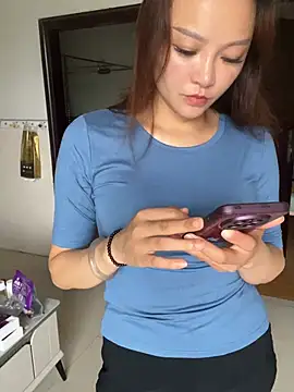 Snapshot of Meimei-bb chatting on July 28, 2026, 4:20 am Meimei-bb online show from July 28, 2026, 4:20 am