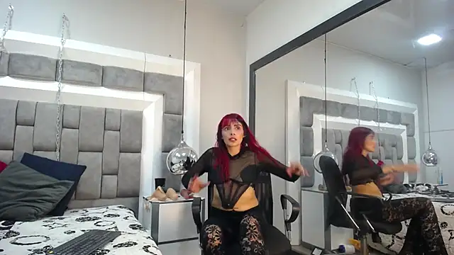Snapshot of Lucie_Red chatting on June 7, 2026, 7:41 pm Lucie Red online show from June 7, 2026, 7:41 pm