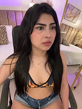 SofiVelvet  online show from May 6, 2026, 12:31 pm