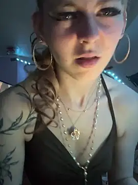 Lina-420 online show from June 14, 2026, 7:26 pm
