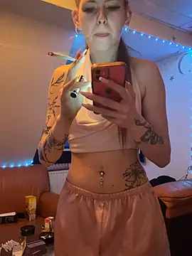 Lina-420 online show from May 31, 2026, 7:47 pm
