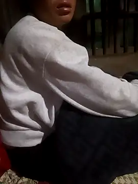 anhphi01 online show from April 26, 2026, 9:34 pm