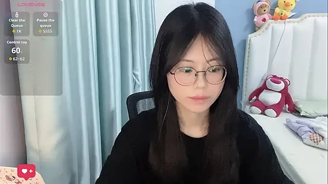 Luna-666 online show from May 18, 2026, 1:05 pm
