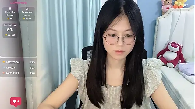 Luna-666 online show from May 17, 2026, 3:06 am