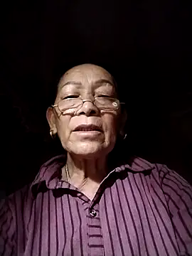 Snapshot of mouth22 chatting on May 10, 2026, 9:27 pm mouth22 online show from May 10, 2026, 9:27 pm