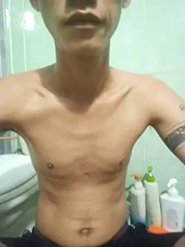 khanhkool96 online show from April 26, 2026, 2:36 pm