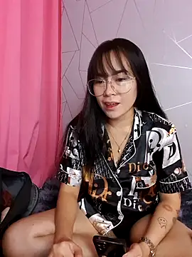 Snapshot of Bad_bish21 chatting on June 10, 2026, 1:23 pm Bad bish21 online show from June 10, 2026, 1:23 pm