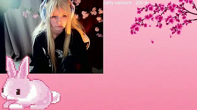 Snapshot of AmmiRinn chatting on May 18, 2026, 7:35 am AmmiRinn online show from May 18, 2026, 7:35 am