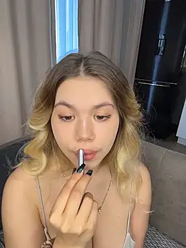 Liiimeee online show from May 25, 2026, 7:07 am