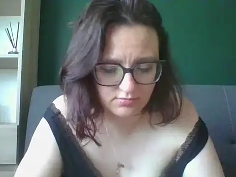 Snapshot of sensual_paris chatting on May 26, 2026, 5:27 am sensual paris online show from May 26, 2026, 5:27 am