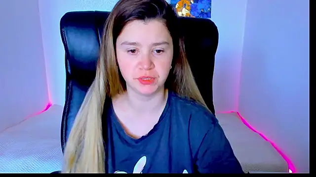 Snapshot of Natali_Secret chatting on May 13, 2026, 10:22 am Natali Secret online show from May 13, 2026, 10:22 am