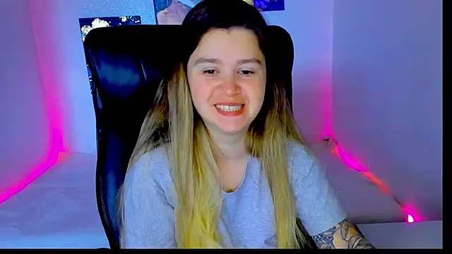 Snapshot of Natali_Secret chatting on June 17, 2026, 8:25 am Natali Secret online show from June 17, 2026, 8:25 am