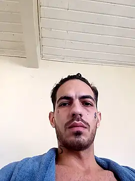 Snapshot of whmmarchiorewhm chatting on May 1, 2026, 12:21 pm whmmarchiorewhm online show from May 1, 2026, 12:21 pm