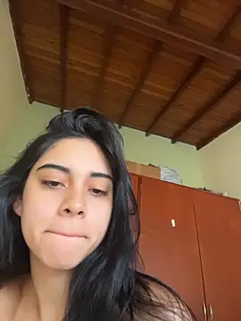 Snapshot of mia_moonna chatting on May 25, 2026, 1:43 pm mia moonna online show from May 25, 2026, 1:43 pm