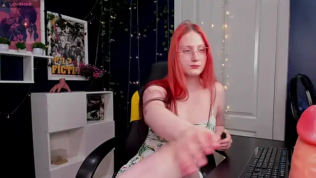 Snapshot of Queen_Milena chatting on July 13, 2026, 3:06 am Queen Milena online show from July 13, 2026, 3:06 am