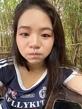 xiaochengzi505 online show from May 25, 2026, 12:54 am