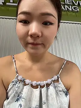 xiaochengzi505 online show from July 12, 2026, 1:06 am
