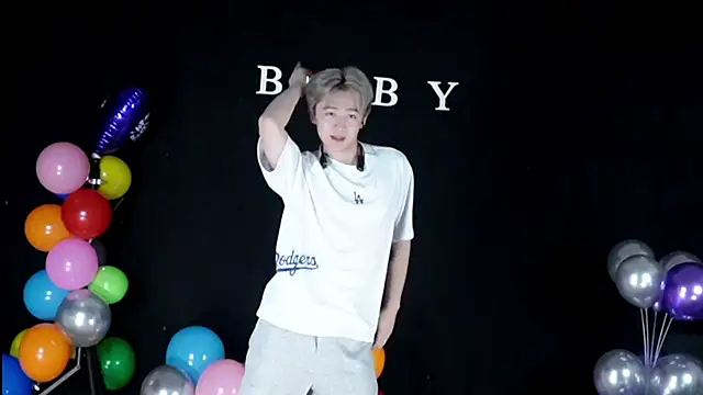 lucky-love888 online show from June 9, 2026, 12:06 pm