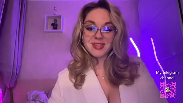 VictoriaTeacher online show from April 28, 2026, 8:57 pm