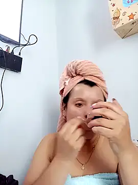 Snapshot of Samantha_Kieran chatting on May 12, 2026, 7:53 pm Samantha Kieran online show from May 12, 2026, 7:53 pm