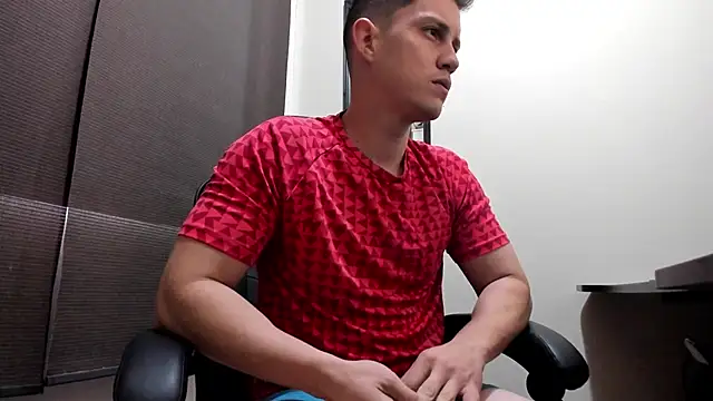 Snapshot of KendricTorres chatting on May 20, 2026, 1:52 pm KendricTorres online show from May 20, 2026, 1:52 pm