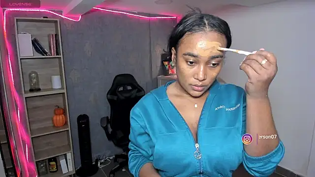 alessia anderson online show from October 21, 2025, 11:26 pm