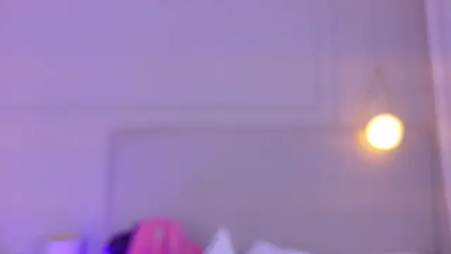 Snapshot of ZoeyPetit chatting on August 1, 2026, 7:23 pm ZoeyPetit online show from August 1, 2026, 7:23 pm