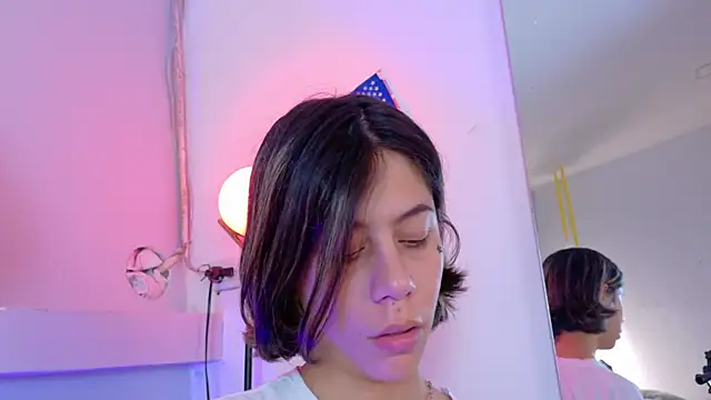 Snapshot of ZoeyPetit chatting on July 12, 2026, 2:29 pm ZoeyPetit online show from July 12, 2026, 2:29 pm