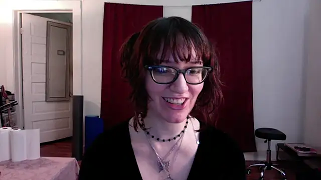 Snapshot of AnnywnBelle chatting on May 8, 2026, 10:13 pm AnnywnBelle online show from May 8, 2026, 10:13 pm