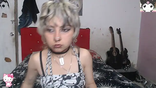 Cute Chrixxx online show from May 25, 2026, 12:04 pm