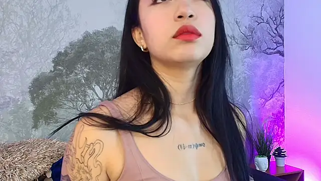 AshleyGross  online show from May 6, 2026, 7:51 pm