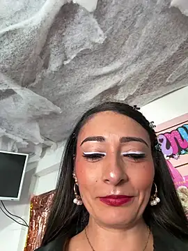 IsabellaMariet online show from June 23, 2026, 2:37 pm