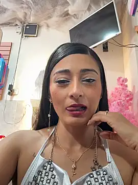 IsabellaMariet online show from July 6, 2026, 3:03 pm