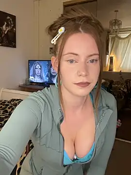 Snapshot of Young_Lizzie chatting on June 11, 2026, 4:04 pm Young Lizzie online show from June 11, 2026, 4:04 pm