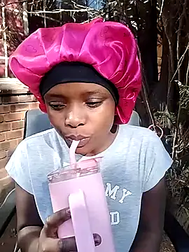 Snapshot of DarkPearl_20 chatting on July 17, 2026, 7:49 am DarkPearl 20 online show from July 17, 2026, 7:49 am