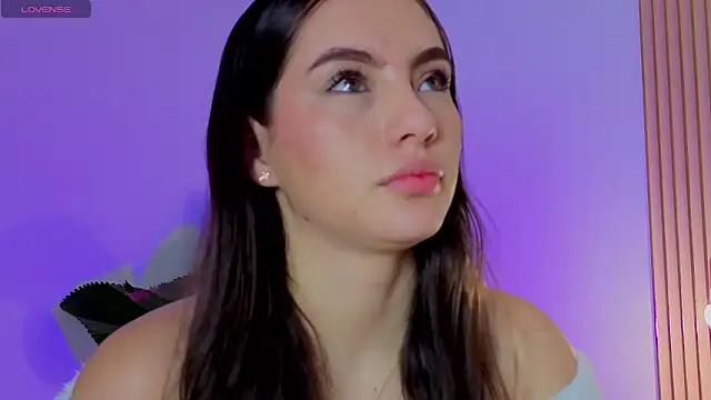 Snapshot of Megann_Rousee chatting on April 29, 2026, 1:15 pm Megann Rousee online show from April 29, 2026, 1:15 pm