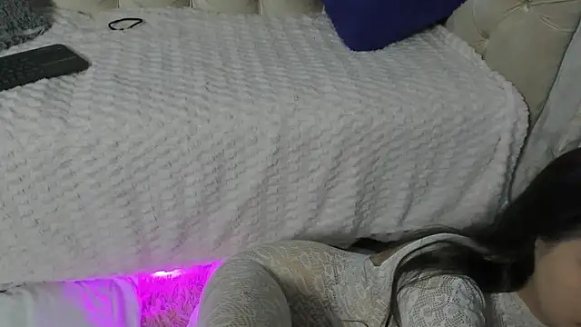 Snapshot of Megann_Rousee chatting on June 4, 2026, 12:10 pm Megann Rousee online show from June 4, 2026, 12:10 pm