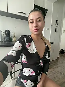 SweetSteffy online show from May 7, 2026, 7:45 am