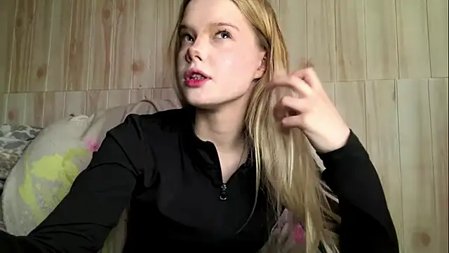 Snapshot of Malinwitch chatting on May 27, 2026, 3:19 pm Malinwitch online show from May 27, 2026, 3:19 pm