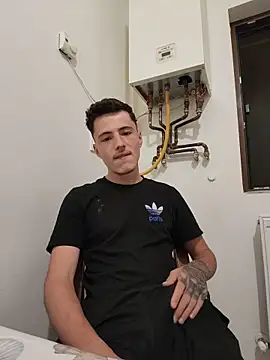 denysio89 online show from June 12, 2026, 7:33 pm